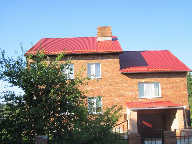 Дом с красной крышей в Хлебниково