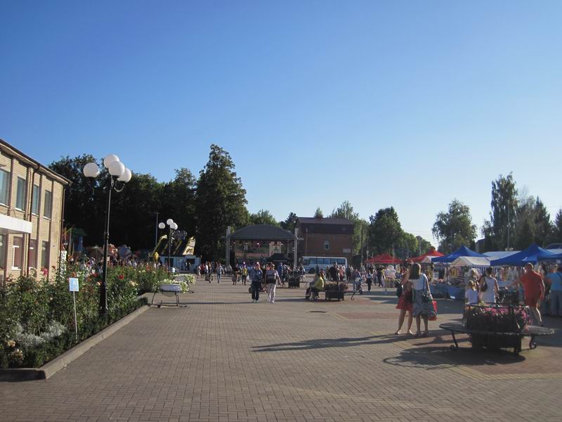 В Краснознаменске день города. Народ гуляет