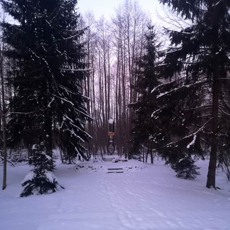 Памятник командиру группы Джек