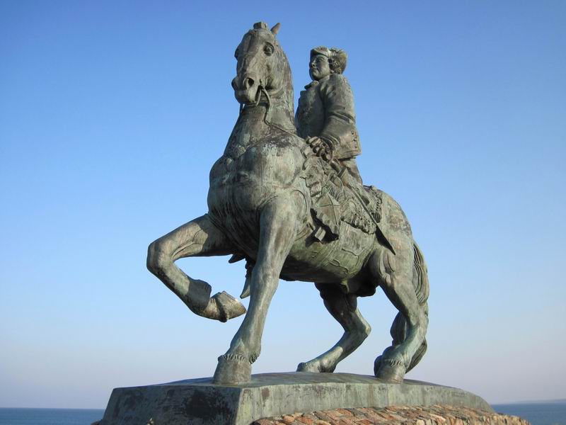 Конный памятник императрице Елизавете Петровне