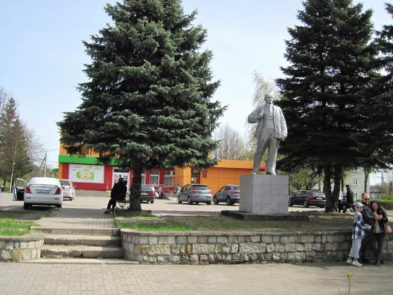 Ленин в Правдинске