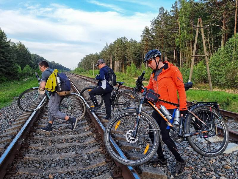 Переход жд путей в Тропинино.