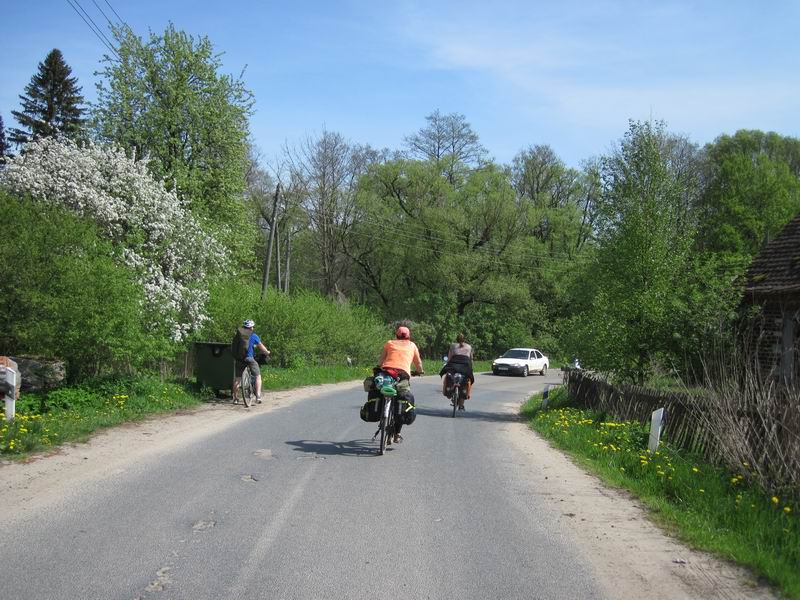 Первая мусорка после привала