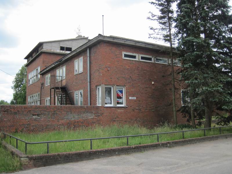 Здание школы в Гастеллово