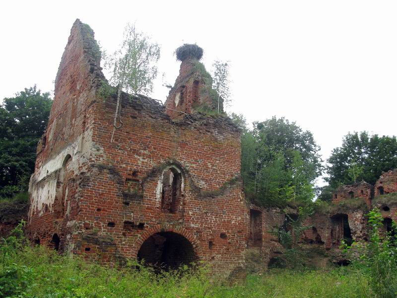 Развалины старинного замка.