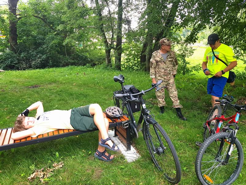 Приехал Дмитрий Кунштейнас на машине