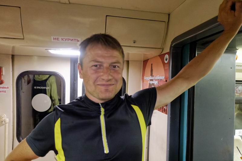 Сергей Мезенов в поезде
