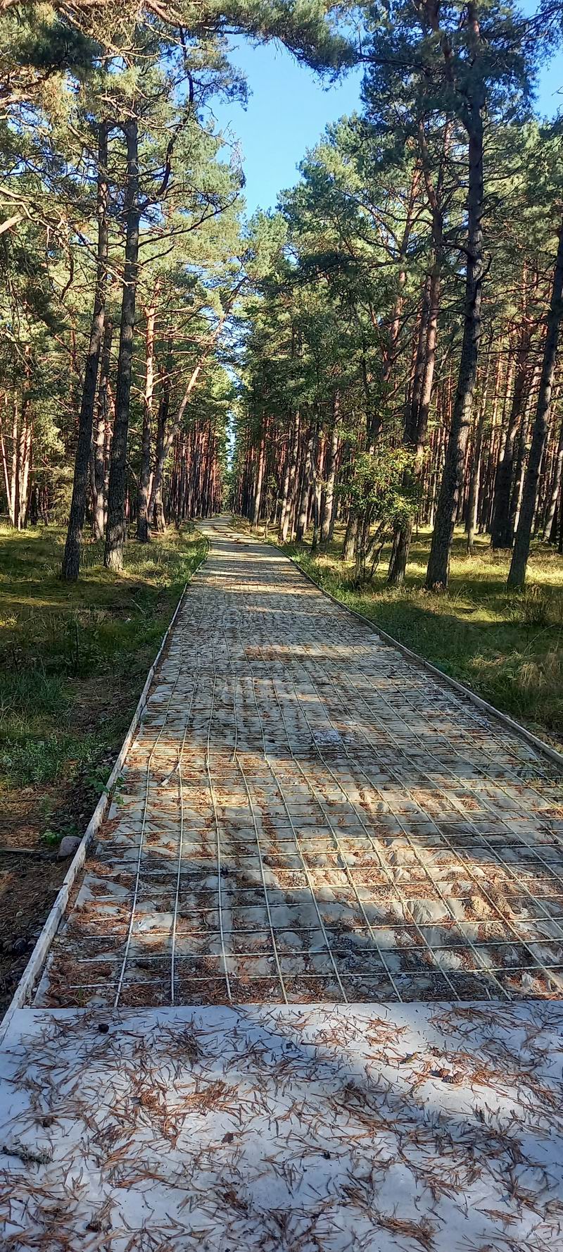 На некоторых участках отсутствует покрытие