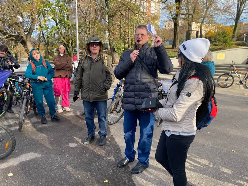 Виталий Николаевич проводит тест на знание улиц города