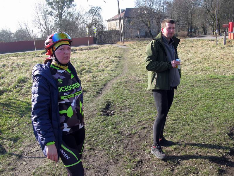 Надежда Алиева и Дмитрий Ливенцев отдыхают стоя