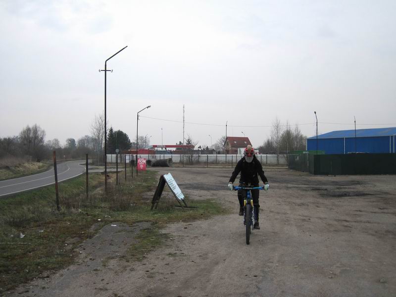 Приехал участник с ирокезом