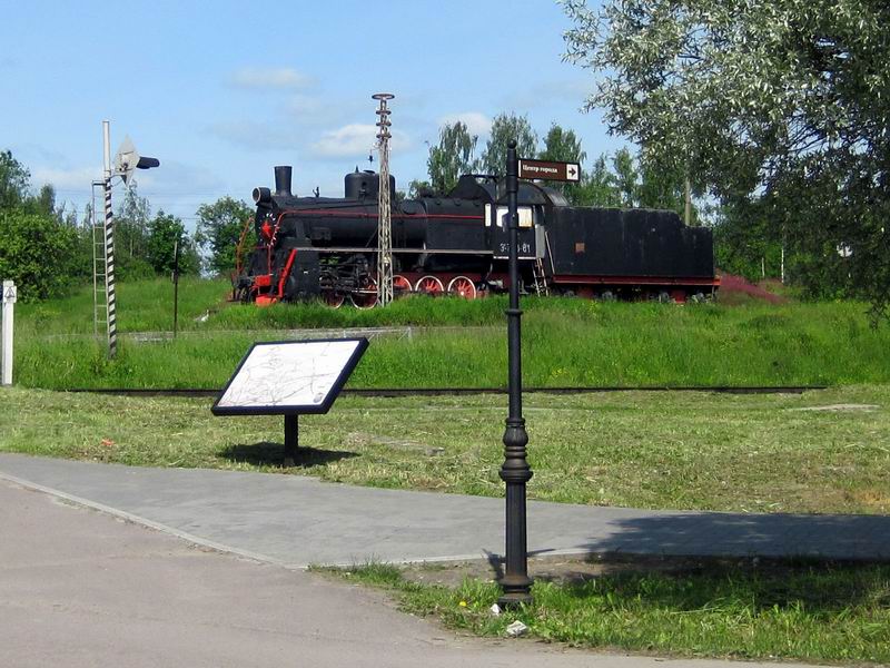 Памятник паровозу Эр 788-81