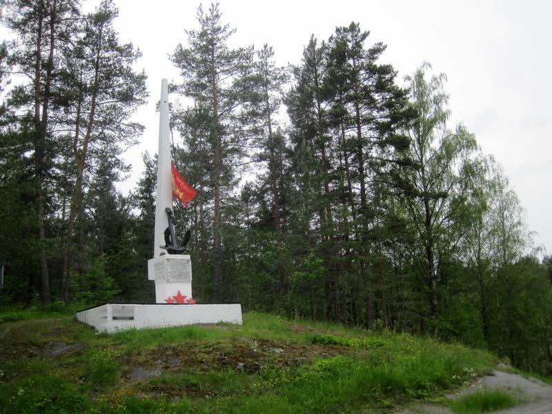 Памятник 168-й стрелковой дивизии, сражавшейся здесь в 1941-м году