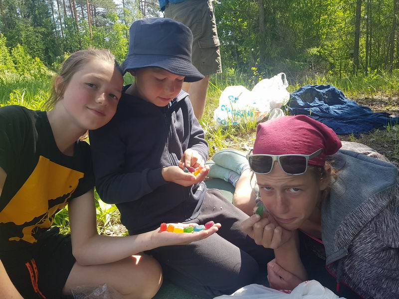 Поедаем конфеты
