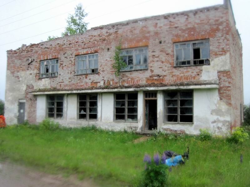 Заброшенный дом культуры
