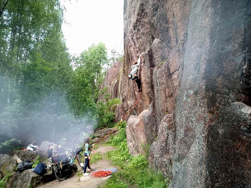 Скалолазная остановка на Пальцевских скалах
