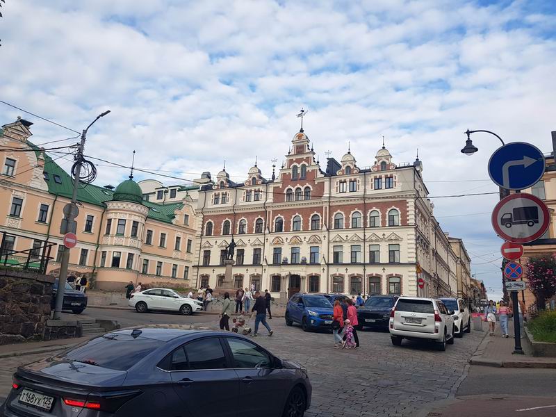 Вид с велодорожки на площадь Старой ратуши