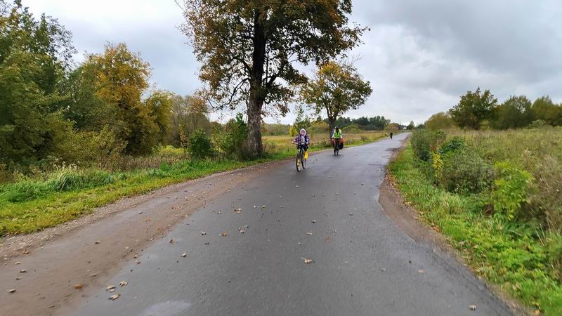 Вскоре начался асфальт