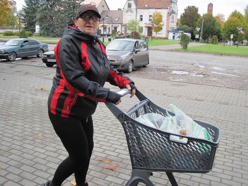 Маргарита Пономарёва с продуктами