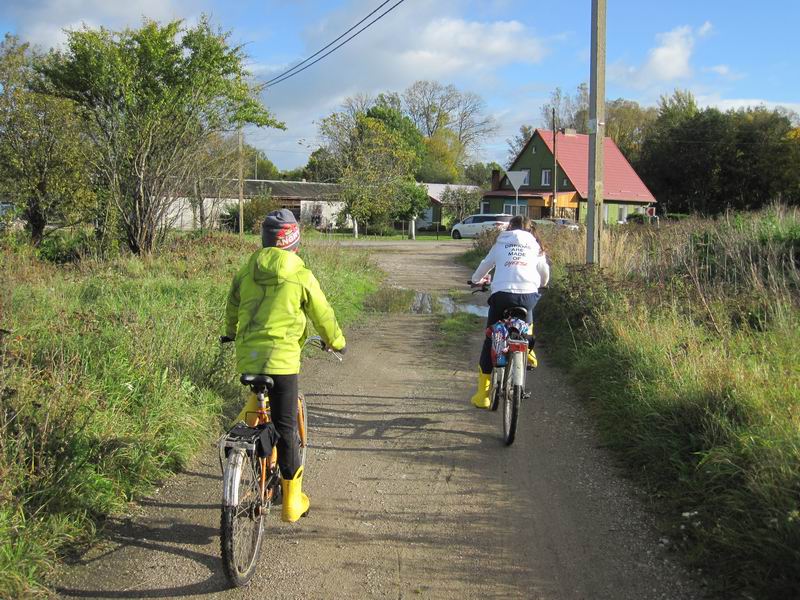 Проезжаем через бывшую станцию