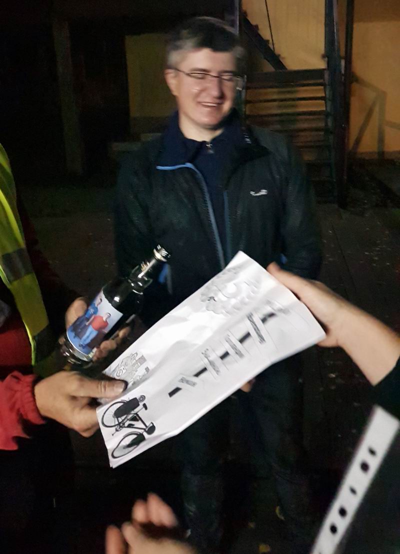 Вручение подарка от Анны Хитун