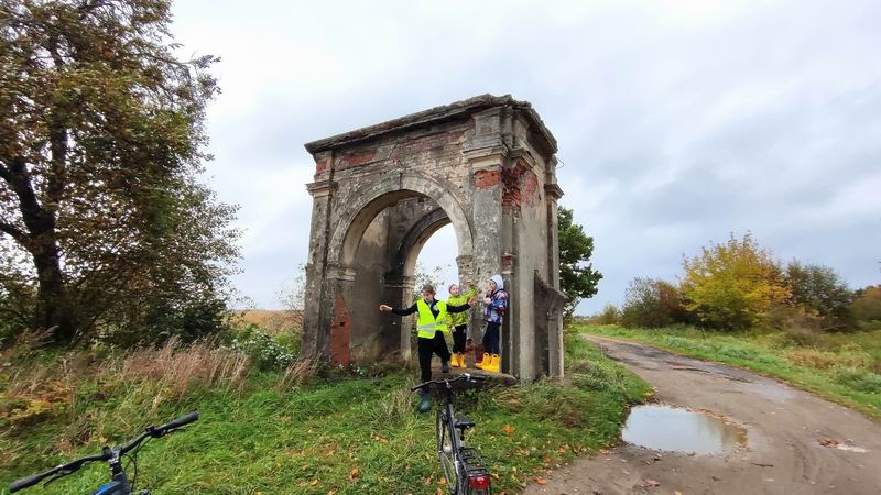 Остановка у ворот имения Перкаллен