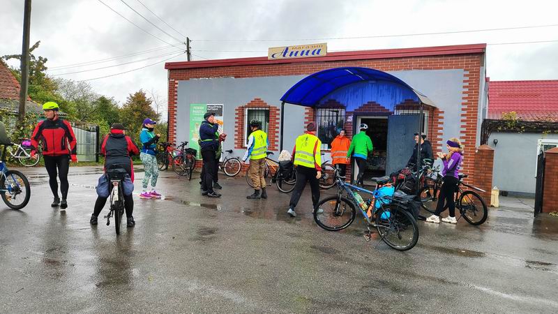 Остановка в магазине Анна в Майском