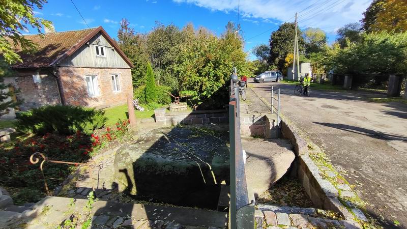 Широкий камень целиком