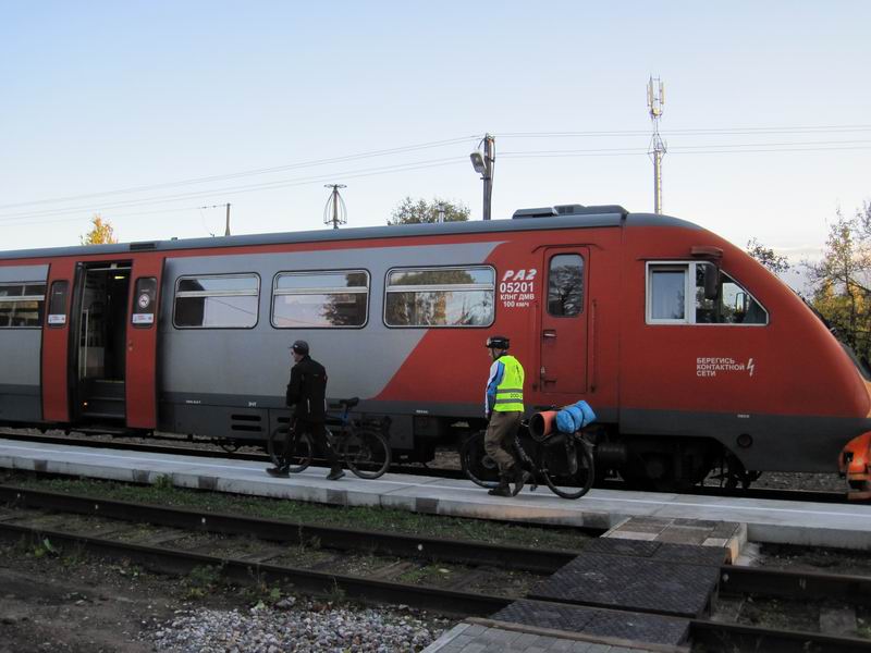 Участники проходят на посадку