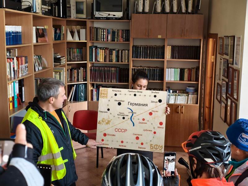 Ангелина Саенко представляет обучающую игру