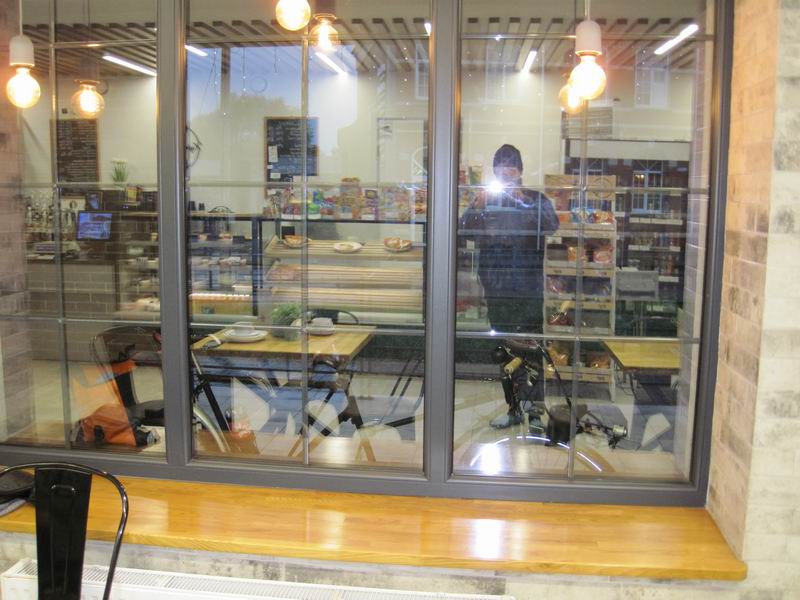 Отражение в окне