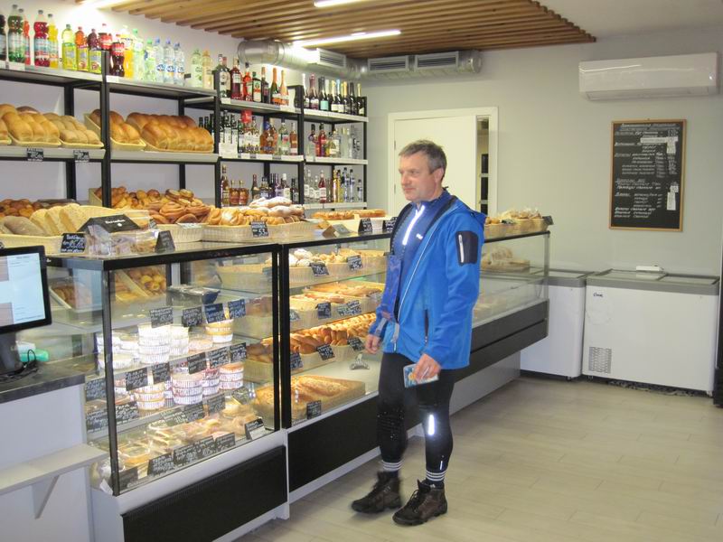 Никита Никитин берёт мини-пиццу в дорогу