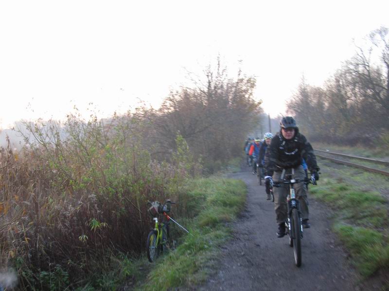 Велопешеходная дорожка от ул. Суворова к заводу Янтарь.