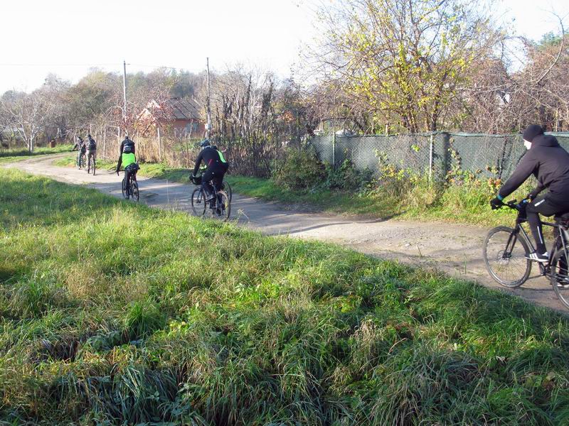 Повернули к станции Приморское-Новое короткой дорогой.