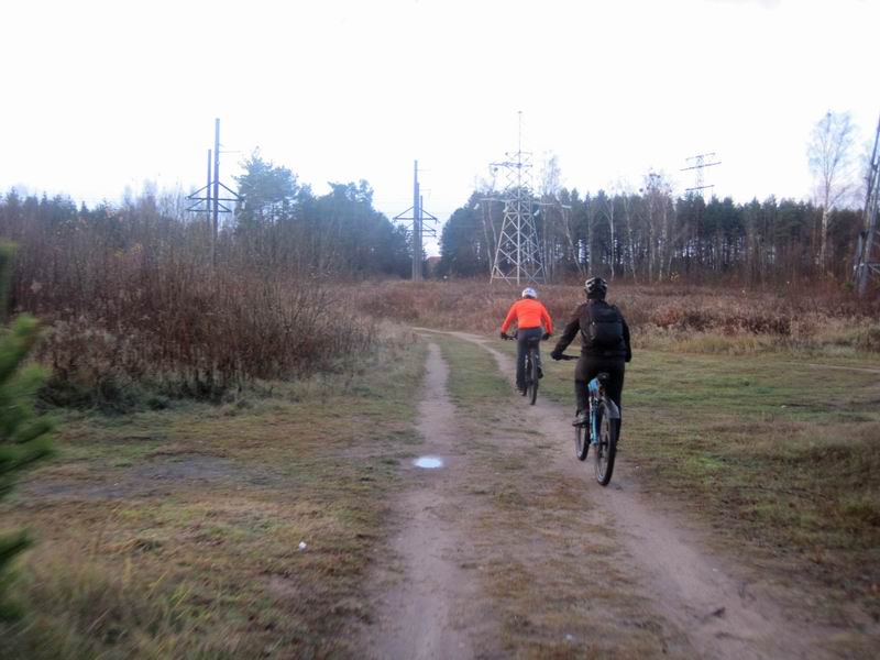 Проезжаем через просеку для ЛЭП близ Взморья