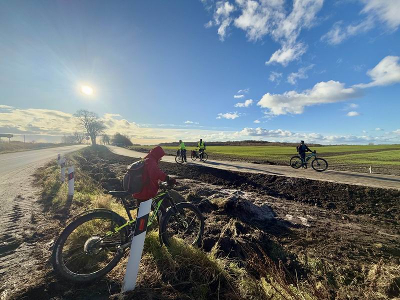 Решили протестировать новый участок велодорожки