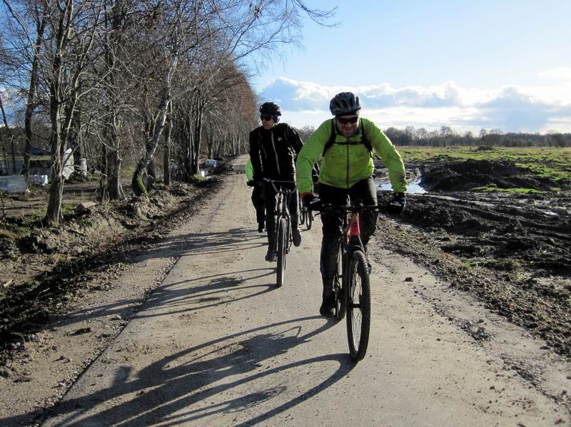 Андрей Кокоткин, Александр Муравьёв и другие участники на велодорожке