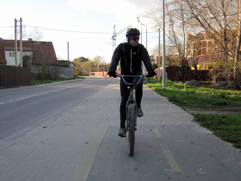 Александр Муравьёв на велодорожке