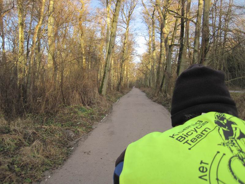 Ещё не забетонированная часть велодорожки перед КПП на Куршской косе