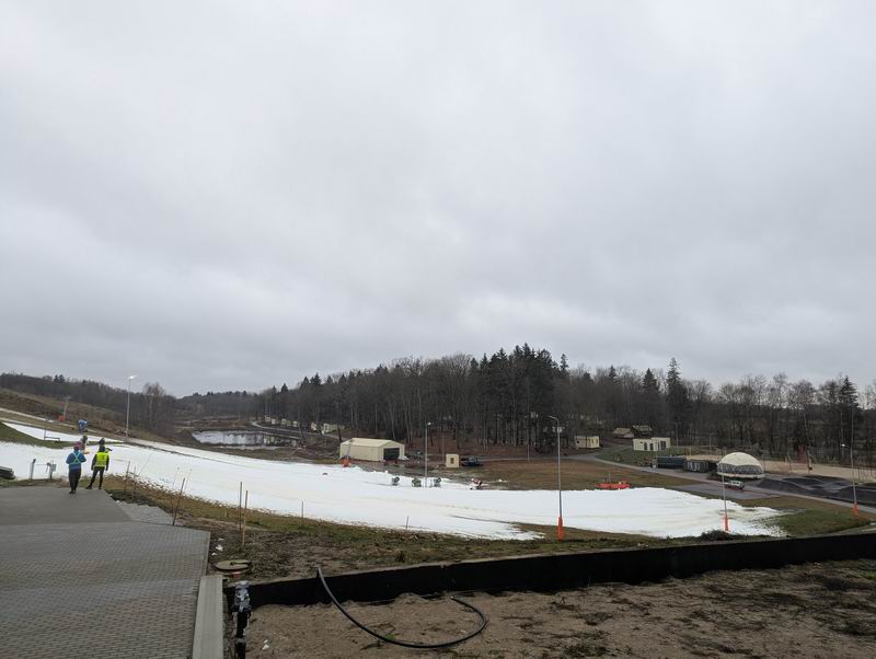 Пока был минус, насыпали небольшую горку