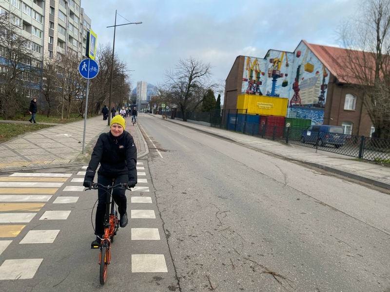 Едем по велодорожке