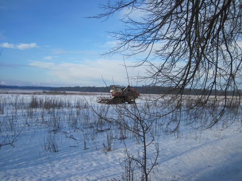 Комбайн в поле