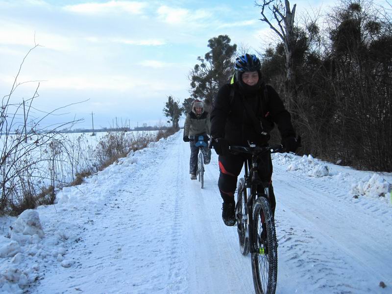 Едем по ней