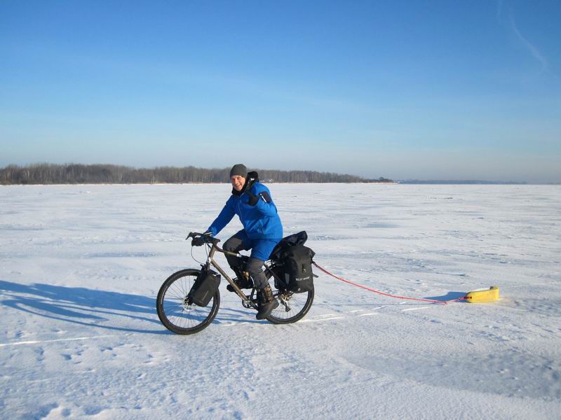 Никита Никитин на фоне Балтийской косы