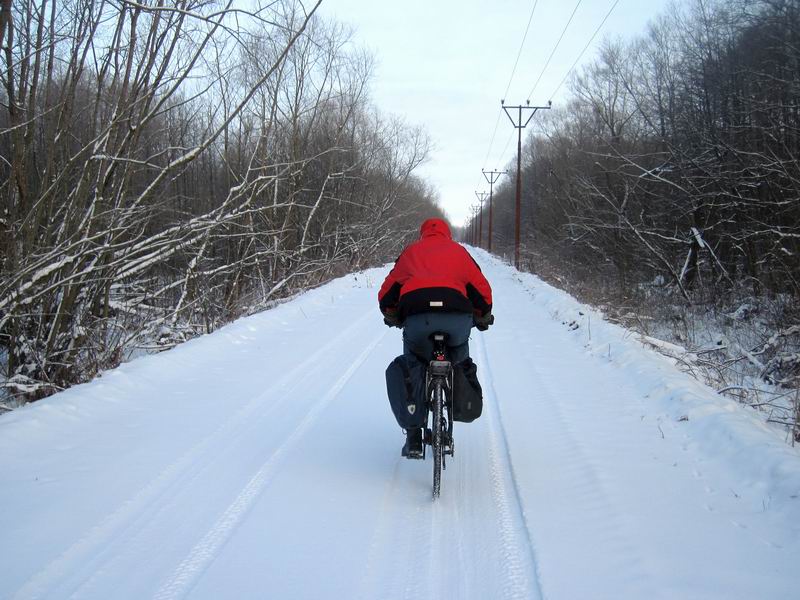 Едем по дамбе из Плодового в Хрустальное