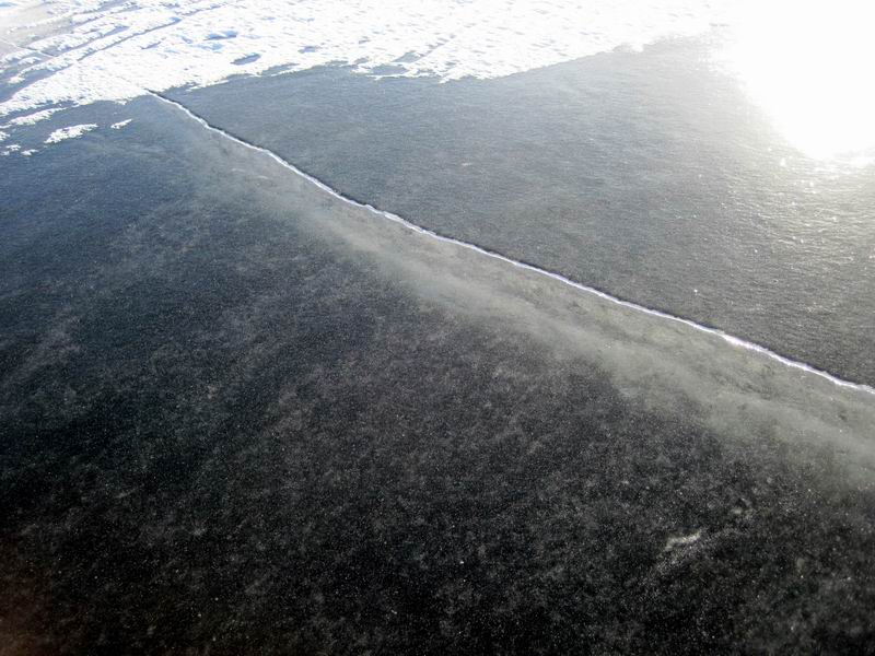 Сантиметров тридцать точно есть