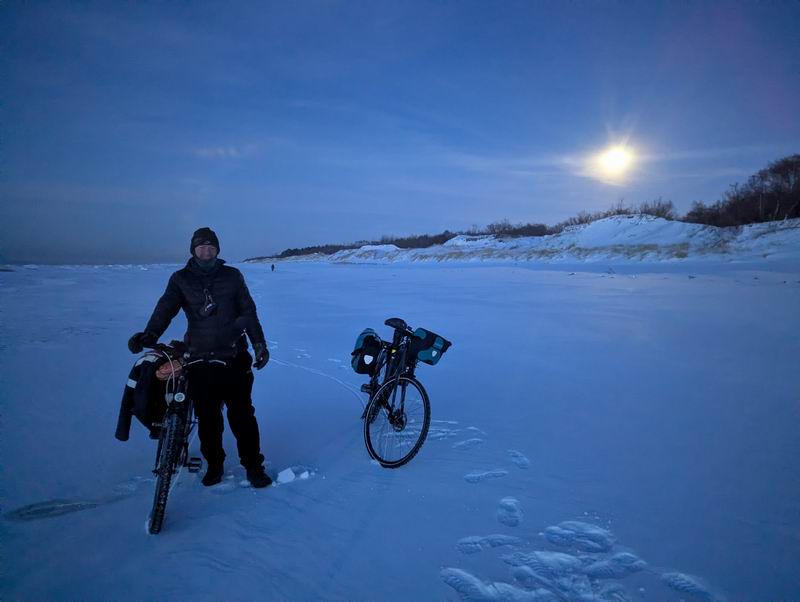 На пляже в полнолуние
