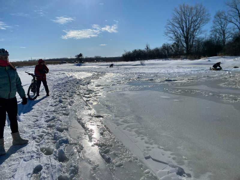 Привал среди десятков рыбаков