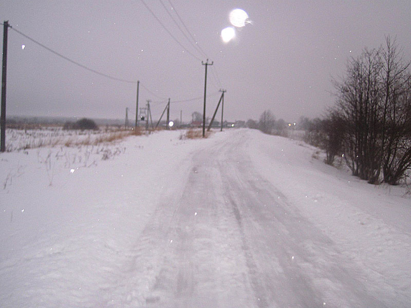 Ледяная дорога на дамбе Полесского канала