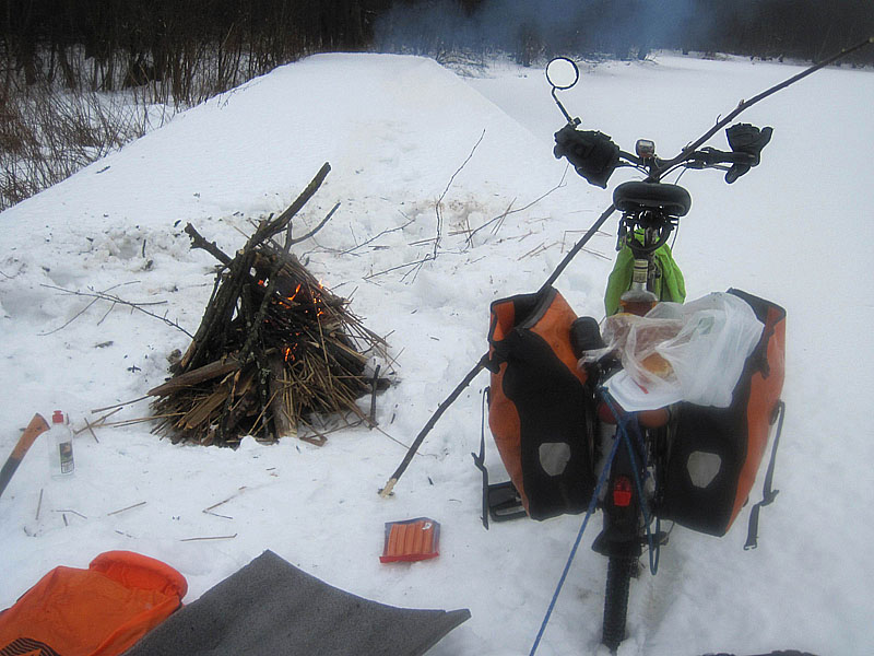 Костёр и сосиски
